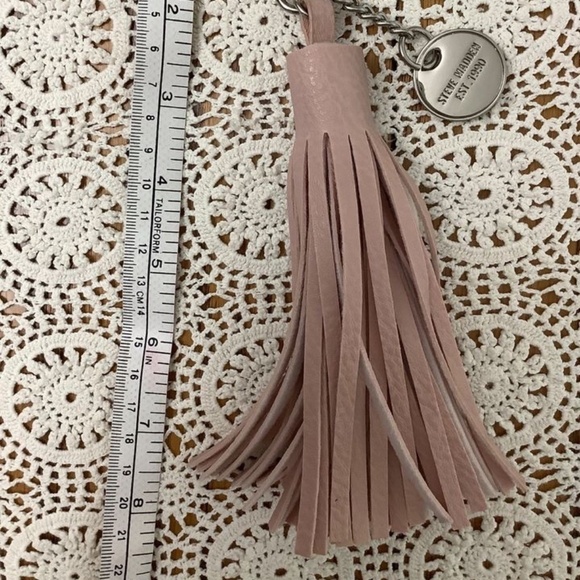 Steve Madden Pink Leather Fringed Key Chain Like NEW - Picture 1 of 5